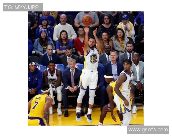 今日湖人对阵勇士比赛数据分析及精彩瞬间回顾